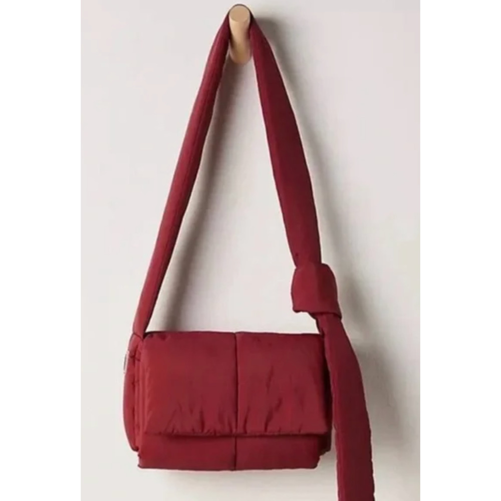 NEW FREE PEOPLE WINTERBERRY PUFFY MUFF CROSSBODY BAG PURSE